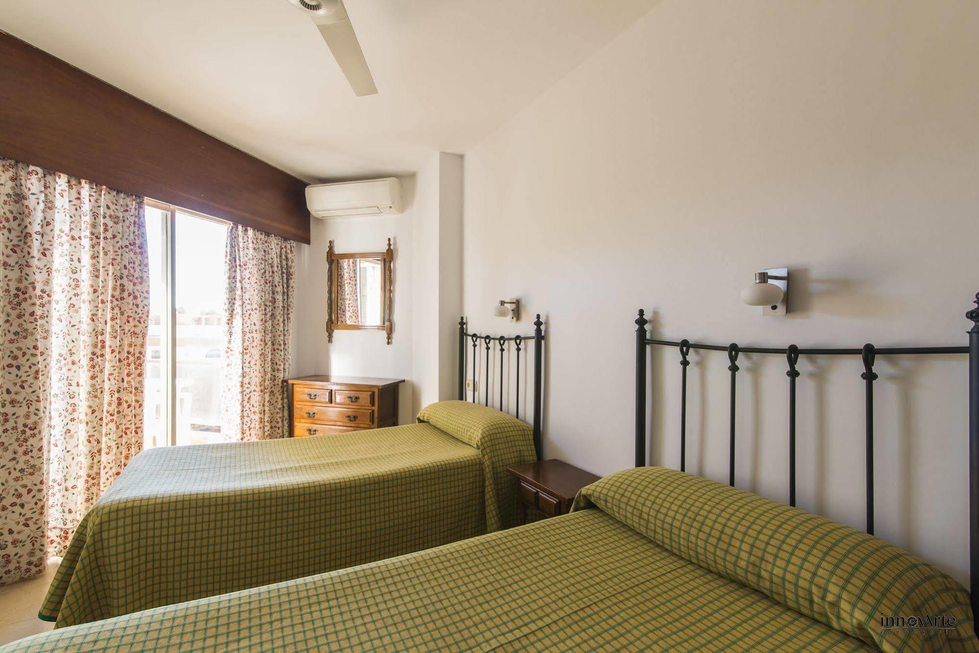 Apartamentos Chinasol Альмуньекар Экстерьер фото